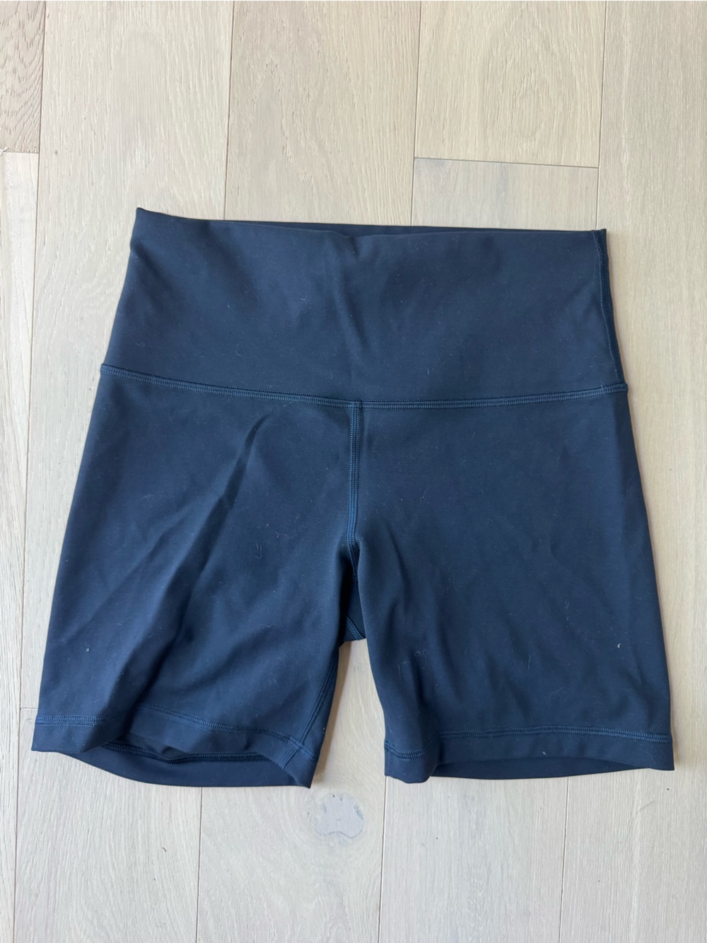 lululemon navy blue bike shorts